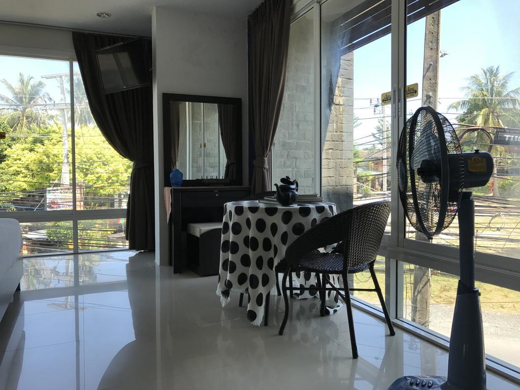 But Different Phuket Boutique Hotel Nai Harn Eksteriør bilde