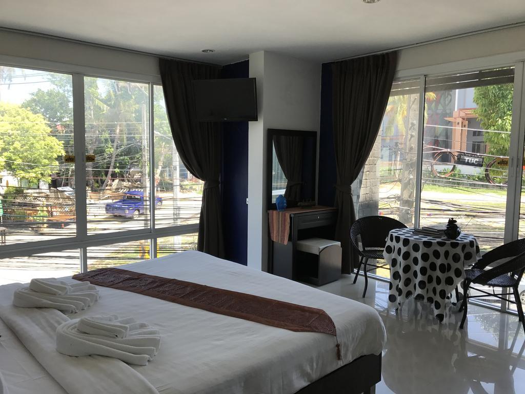But Different Phuket Boutique Hotel Nai Harn Eksteriør bilde