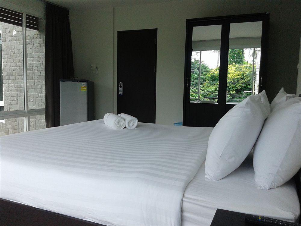 But Different Phuket Boutique Hotel Nai Harn Eksteriør bilde