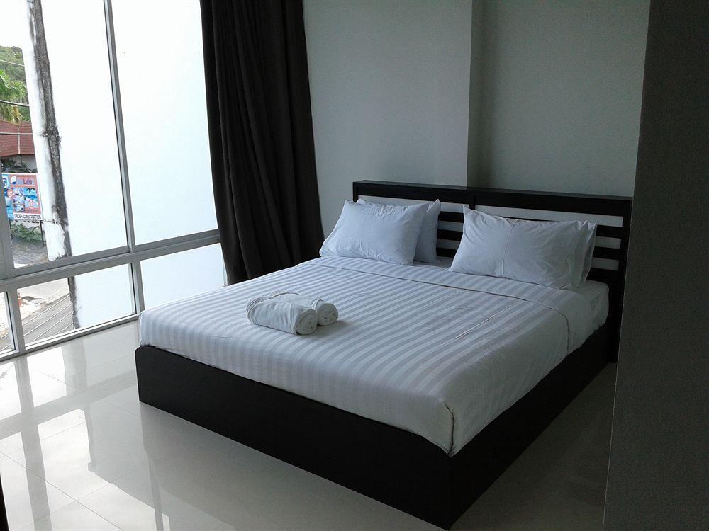 But Different Phuket Boutique Hotel Nai Harn Eksteriør bilde