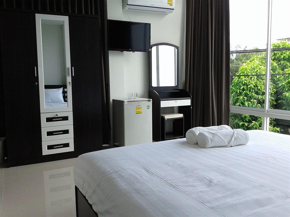 But Different Phuket Boutique Hotel Nai Harn Eksteriør bilde