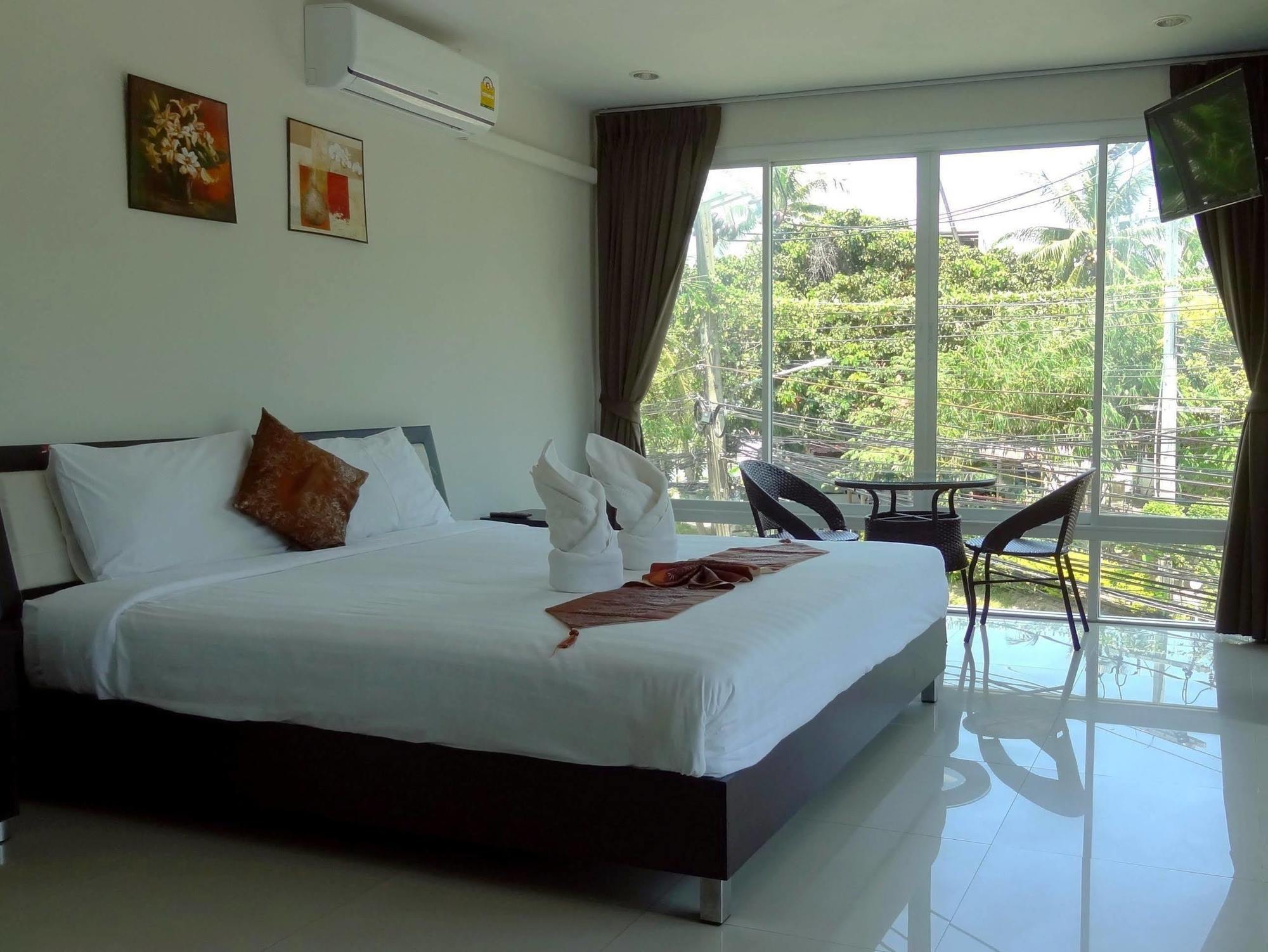 But Different Phuket Boutique Hotel Nai Harn Eksteriør bilde