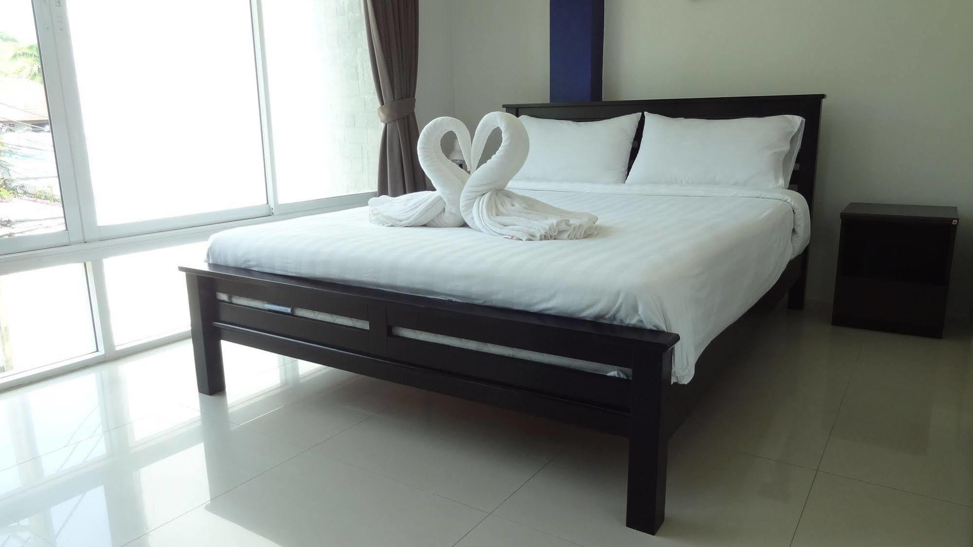 But Different Phuket Boutique Hotel Nai Harn Eksteriør bilde